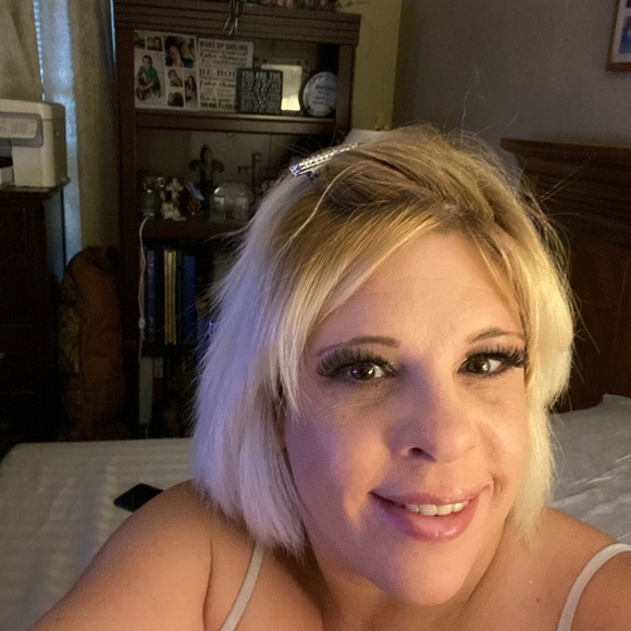 Meet your Posher, Deanna - Picture 1 of 1